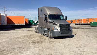 Freightliner Cascadia - 72" Raised Roof Double Bunk Sleeper, Detroit, Automatic, Battery Powered HVAC with Optimized Idle