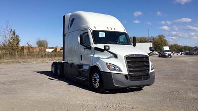 Freightliner Cascadia - 72" Raised Roof Double Bunk Sleeper, Detroit, Automatic, Battery Powered HVAC with Optimized Idle
