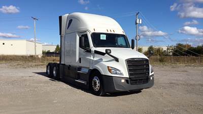Freightliner Cascadia - 72" Raised Roof Double Bunk Sleeper, Detroit, Automatic, Battery Powered HVAC with Optimized Idle