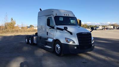 Freightliner Cascadia Sleeper Semi Truck - 72" Extra-Tall Roof, Detroit, Automatic, Battery Powered HVAC with Optimized Idle