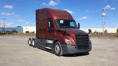 Freightliner Cascadia - 72" Raised Roof Double Bunk Sleeper, Detroit, Automatic, Battery Powered HVAC with Optimized Idle