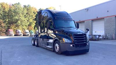 Freightliner Cascadia - 72" Raised Roof Double Bunk Sleeper, Detroit, Automatic, Battery Powered HVAC with Optimized Idle