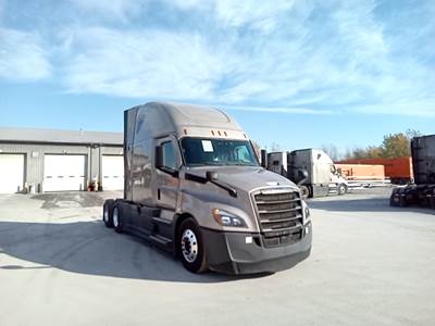 Freightliner Cascadia - 72" Raised Roof Double Bunk Sleeper, Detroit, Automatic, Battery Powered HVAC with Optimized Idle