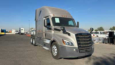 Freightliner Cascadia - 72" Raised Roof Double Bunk Sleeper, Detroit, Automatic, Optimized Idle