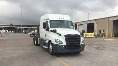Freightliner Cascadia Sleeper Semi Truck - 72" Extra-Tall Roof, Detroit, Automatic, Bulk Equipment