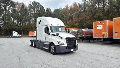 Freightliner Cascadia - 72" Raised Roof Double Bunk Sleeper, Detroit, Automatic, Battery Powered HVAC with Optimized Idle