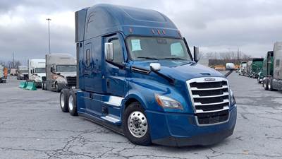 Freightliner Cascadia - 72" Raised Roof Double Bunk Sleeper w/ Lounge, Detroit, Automatic, Battery Powered HVAC with Optimized Idle