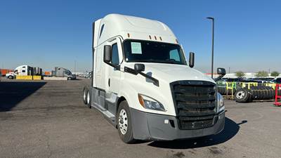 Freightliner Cascadia - 72" Raised Roof Double Bunk Sleeper, Detroit, Automatic, Battery Powered HVAC with Optimized Idle