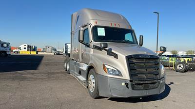 Freightliner Cascadia - 72" Raised Roof Double Bunk Sleeper, Detroit, Automatic, Optimized Idle