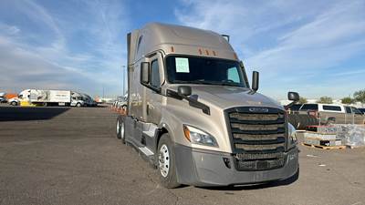 Freightliner Cascadia - 72" Raised Roof Double Bunk Sleeper, Detroit, Automatic, Optimized Idle