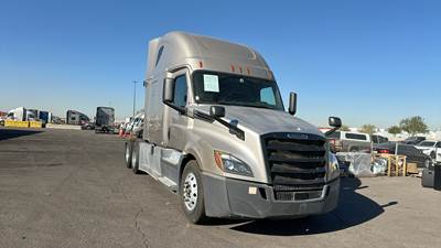Freightliner Cascadia - 72" Raised Roof Double Bunk Sleeper, Detroit, Automatic, Battery Powered HVAC with Optimized Idle