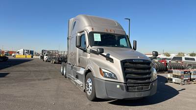 Freightliner Cascadia - 72" Raised Roof Double Bunk Sleeper, Detroit, Automatic, Optimized Idle