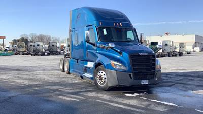 Freightliner Cascadia - 72" Raised Roof Double Bunk Sleeper w/ Lounge, Detroit, Automatic, Battery Powered HVAC with Optimized Idle