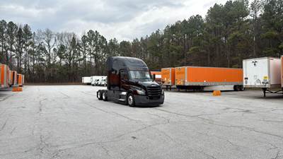 Freightliner Cascadia - 72" Raised Roof Double Bunk Sleeper, Detroit, Automatic, Battery Powered HVAC with Optimized Idle