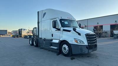 Freightliner Cascadia - 72" Raised Roof Double Bunk Sleeper, Detroit, Automatic, Battery Powered HVAC with Optimized Idle