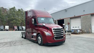 Freightliner Cascadia - 72" Raised Roof Double Bunk Sleeper w/ Lounge, Detroit, Automatic, Battery Powered HVAC with Optimized Idle