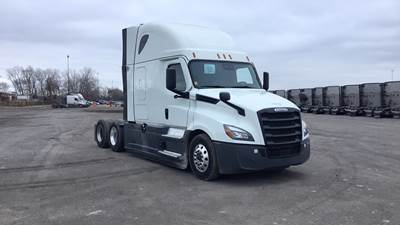 Freightliner Cascadia - 72" Raised Roof Double Bunk Sleeper, Detroit, Automatic, Battery Powered HVAC with Optimized Idle