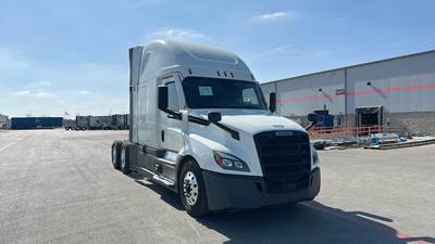 Freightliner Cascadia - 72" Raised Roof Double Bunk Sleeper, Detroit, Automatic, Battery Powered HVAC with Optimized Idle