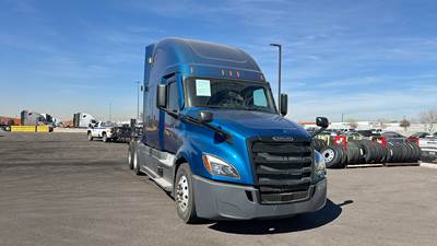 Freightliner Cascadia - 72" Raised Roof Double Bunk Sleeper, Detroit, Automatic, Battery Powered HVAC with Optimized Idle