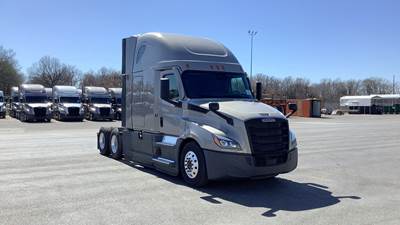 Freightliner Cascadia - 72" Raised Roof Double Bunk Sleeper, Detroit, Automatic, Optimized Idle