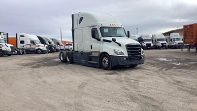 Freightliner Cascadia - 72" Raised Roof Double Bunk Sleeper, Detroit, Automatic, Battery Powered HVAC with Optimized Idle