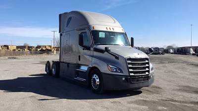Freightliner Cascadia - 72" Raised Roof Double Bunk Sleeper, Detroit, Automatic, Battery Powered HVAC with Optimized Idle