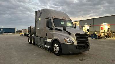 Freightliner Cascadia - 72" Raised Roof Double Bunk Sleeper, Detroit, Automatic, Battery Powered HVAC with Optimized Idle