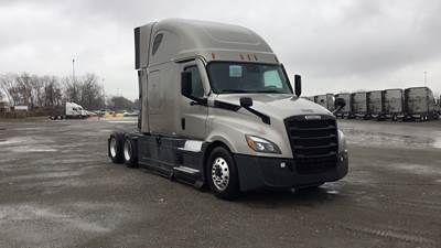 Freightliner Cascadia - 72" Raised Roof Double Bunk Sleeper, Detroit, Automatic, Battery Powered HVAC with Optimized Idle