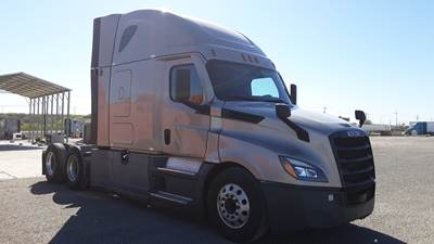 Freightliner Cascadia - 72" Raised Roof Double Bunk Sleeper, Detroit, Automatic, Battery Powered HVAC with Optimized Idle