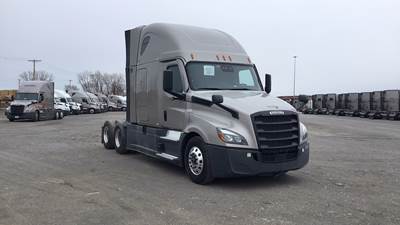 Freightliner Cascadia - 72" Raised Roof Double Bunk Sleeper, Detroit, Automatic, Battery Powered HVAC with Optimized Idle
