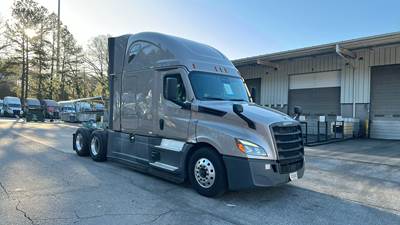 Freightliner Cascadia - 72" Raised Roof Double Bunk Sleeper, Detroit, Automatic, Battery Powered HVAC with Optimized Idle