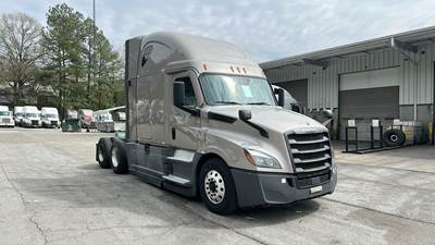 Freightliner Cascadia - 72" Raised Roof Double Bunk Sleeper, Detroit, Automatic, Battery Powered HVAC with Optimized Idle