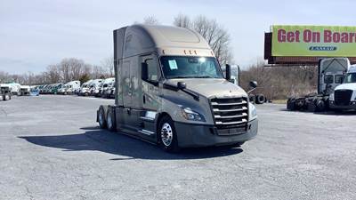 Freightliner Cascadia - 72" Raised Roof Double Bunk Sleeper, Detroit, Automatic, Optimized Idle