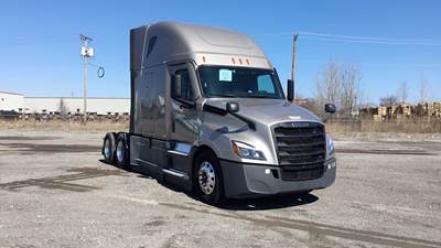 Freightliner Cascadia - 72" Raised Roof Double Bunk Sleeper, Detroit, Automatic, Battery Powered HVAC with Optimized Idle