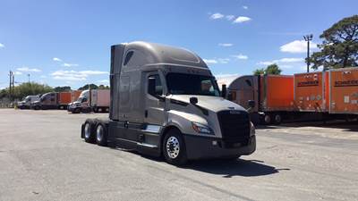 Freightliner Cascadia - 72" Raised Roof Double Bunk Sleeper, Detroit, Automatic, Optimized Idle