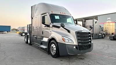 Freightliner Cascadia - 72" Raised Roof Double Bunk Sleeper, Detroit, Automatic, Optimized Idle