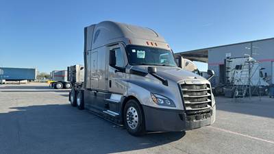 Freightliner Cascadia - 72" Raised Roof Double Bunk Sleeper, Detroit, Automatic, Optimized Idle