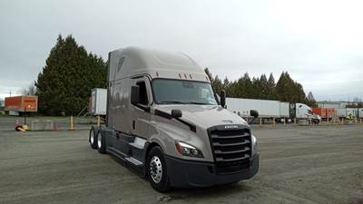 Freightliner Cascadia - 72" Raised Roof Double Bunk Sleeper, Detroit, Automatic, Battery Powered HVAC with Optimized Idle