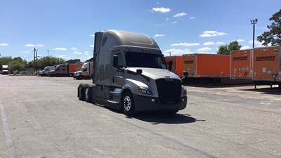 Freightliner Cascadia - 72" Raised Roof Double Bunk Sleeper, Detroit, Automatic, Battery Powered HVAC with Optimized Idle