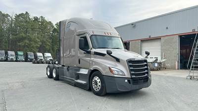 Freightliner Cascadia - 72" Raised Roof Double Bunk Sleeper, Detroit, Automatic, Battery Powered HVAC with Optimized Idle