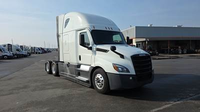 Freightliner Cascadia - 72" Raised Roof Double Bunk Sleeper, Detroit, Automatic, Battery Powered HVAC with Optimized Idle