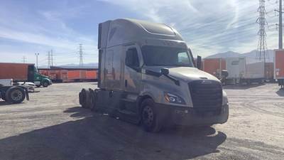 Freightliner Cascadia - 72" Raised Roof Double Bunk Sleeper, Detroit, Automatic, Battery Powered HVAC with Optimized Idle