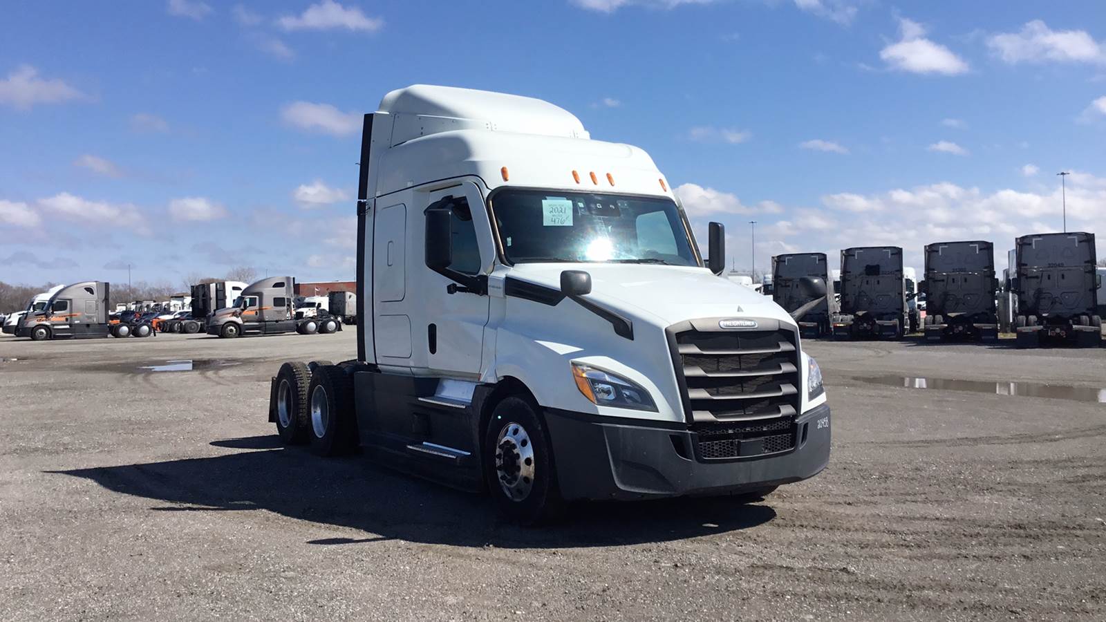 2021 Freightliner sleeper semi-truck