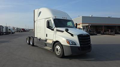 Freightliner Cascadia - 72" Raised Roof Double Bunk Sleeper, Detroit, Automatic, Battery Powered HVAC with Optimized Idle