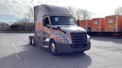 Freightliner Cascadia - 72" Raised Roof Double Bunk Sleeper, Detroit, Automatic, Battery Powered HVAC with Optimized Idle
