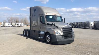 Freightliner Cascadia - 72" Raised Roof Double Bunk Sleeper, Detroit, Automatic, Battery Powered HVAC with Optimized Idle