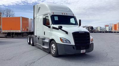 Freightliner Cascadia - 72" Raised Roof Double Bunk Sleeper, Detroit, Automatic, Battery Powered HVAC with Optimized Idle