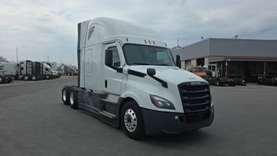 Freightliner Cascadia - 72" Raised Roof Double Bunk Sleeper, Detroit, Automatic, Battery Powered HVAC with Optimized Idle