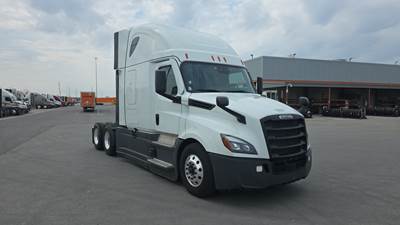 Freightliner Cascadia - 72" Raised Roof Double Bunk Sleeper, Detroit, Automatic, Battery Powered HVAC with Optimized Idle
