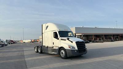 Freightliner Cascadia - 72" Raised Roof Double Bunk Sleeper, Detroit, Automatic, Battery Powered HVAC with Optimized Idle